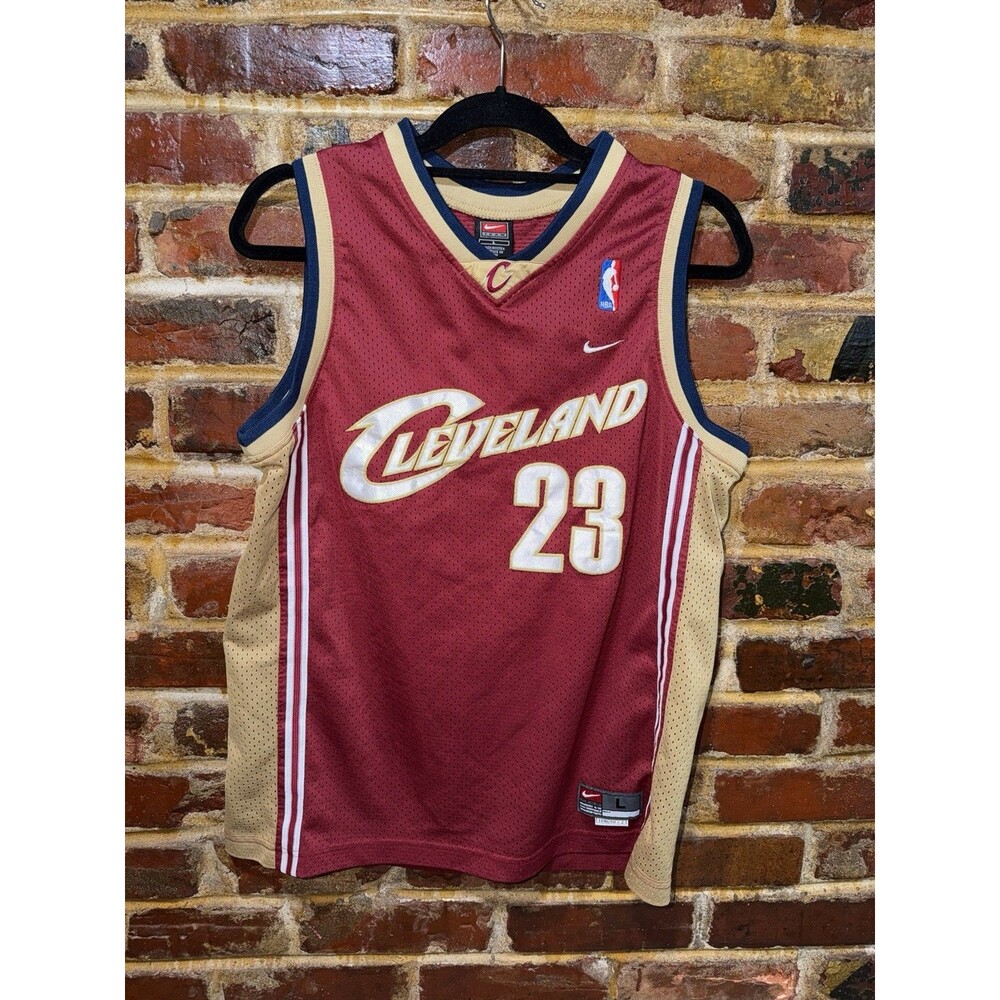 Vintage LEBRON JAMES #23 Nike Cleveland Cavaliers Jersey, Length +2, Size Large